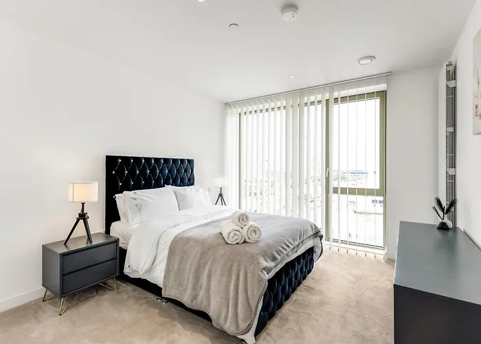 Khayat Homes - The Khalifa - One Bed Luxury Apt